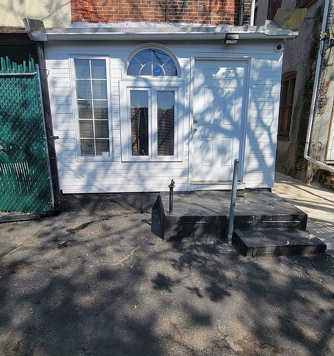 1st image of 703 E State St #1B