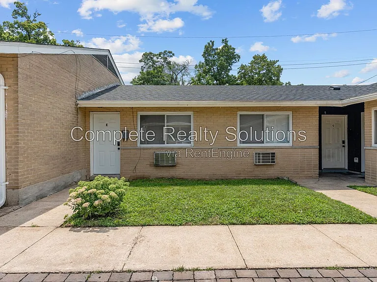 2323 Woodson Rd #E — Photo 11