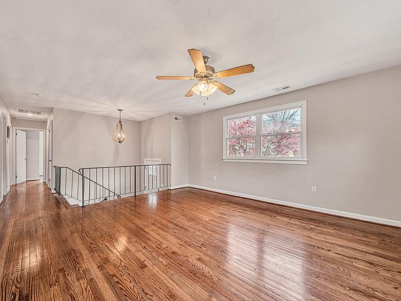 4th image of 433 Dawnridge Ln