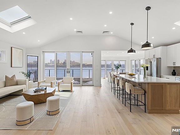 2nd image of 27 Shore Rd