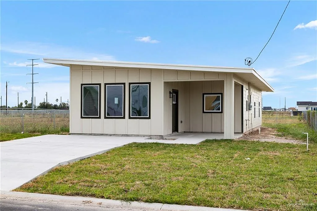 4 bed, 2.0 bath, 1229 sqft, $1,650 — Photo 1