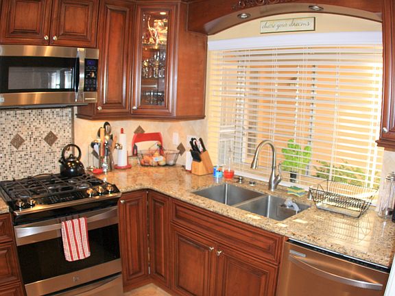 Below cabinet lighting