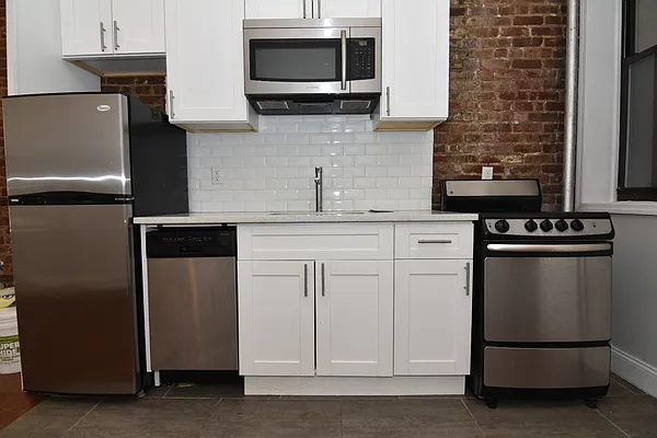 Rented by Compass | media 10