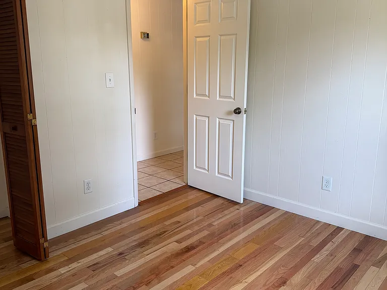 100 Flourville Rd #4 — Photo 13