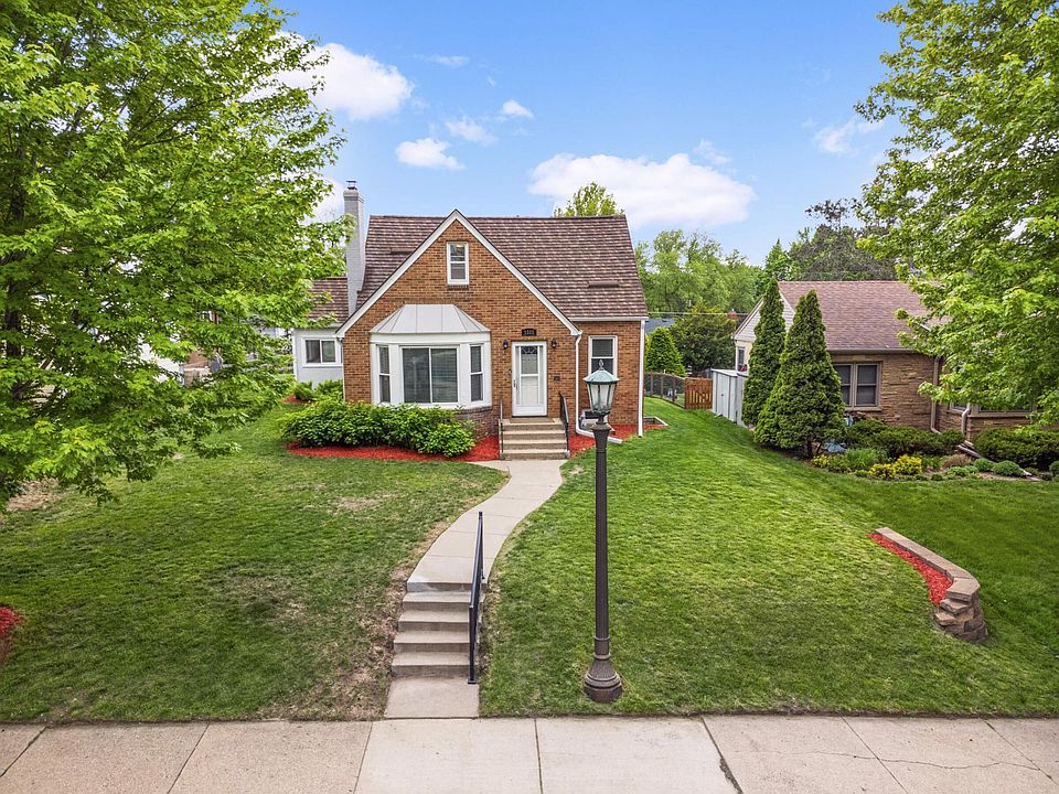 1st image of 1588 Hillcrest Ave