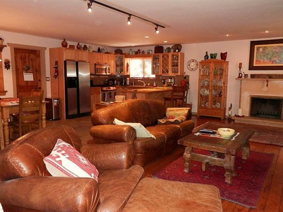 2nd image of 2812 Camino Del Bosque