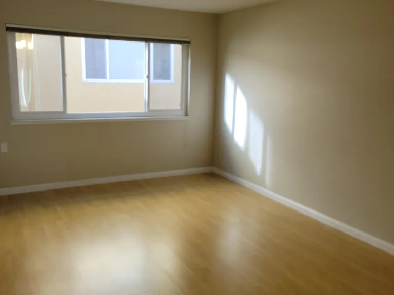 510 Richmond Dr #2 — Photo 3