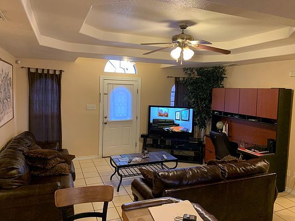 2nd image of 2166 La Jolla St
