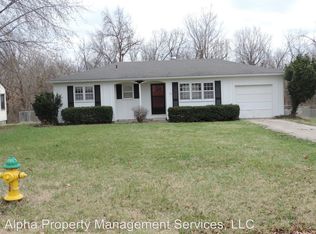 122 W Cleveland Ave, Warrensburg, MO 64093