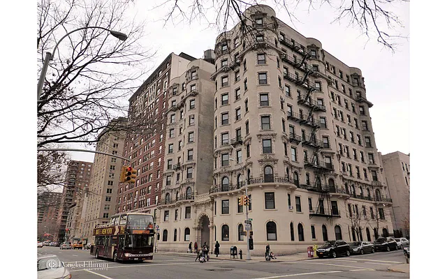 Rented by Douglas Elliman | media 7