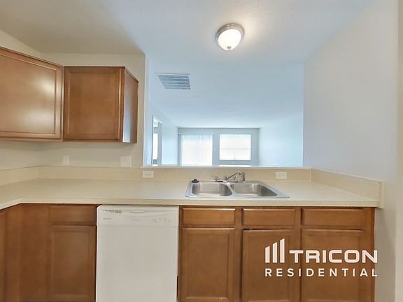 5th image of 10707 Tedder Lake Dr