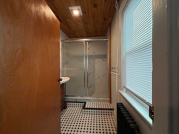 5th image of 100 Arnold St #1F