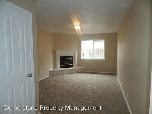 2nd image of 528 Pennsylvania Ct