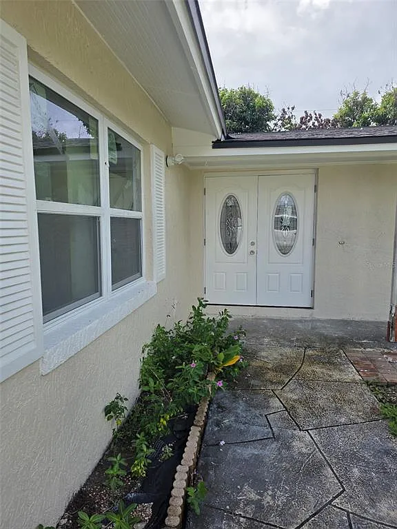 4 bed, 2.0 bath, 1880 sqft, $3,500 — Photo 1