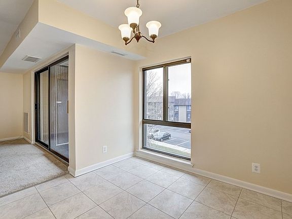 3rd image of 6079 Majors Ln APT 12-M12
