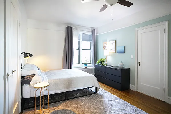 Sold by Winzone Realty Inc | media 17