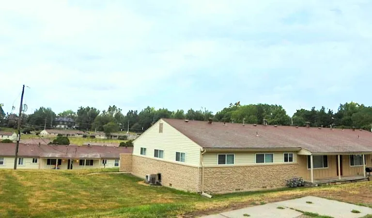 Frederick Avenue Apartments — Photo 15