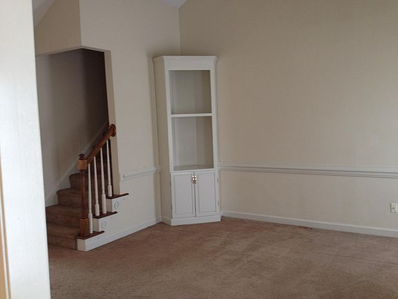 3rd image of 724 Bayberry Ct