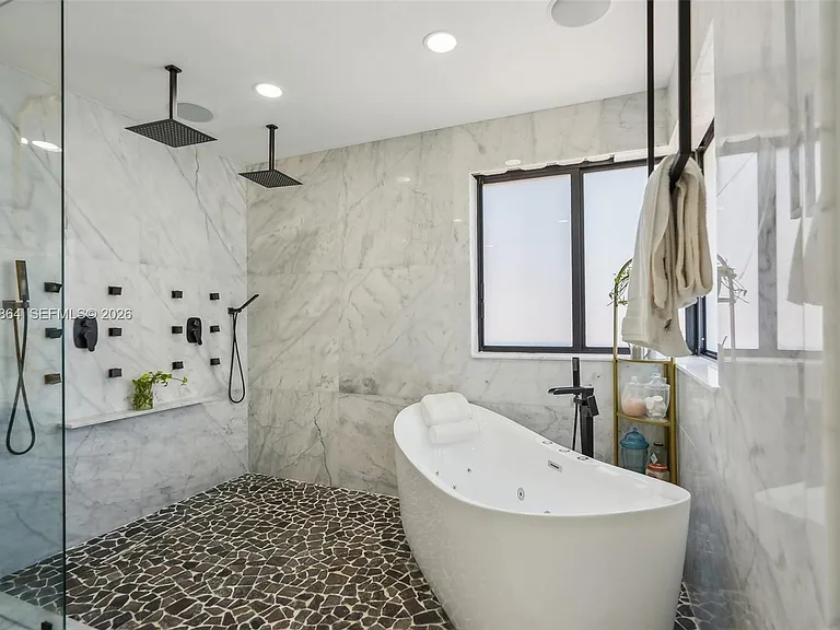 11898 SW 74th Ter — Photo 32