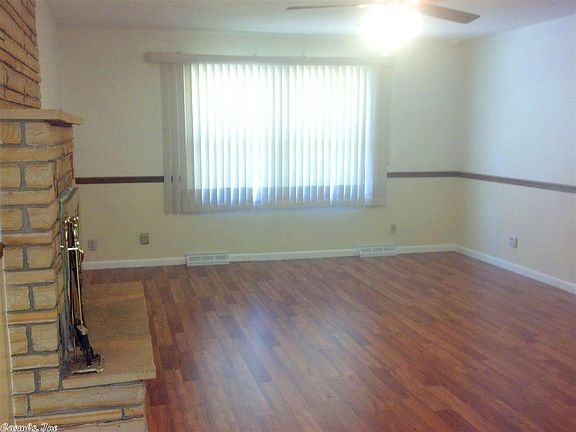 5th image of 209 Hiawatha Dr