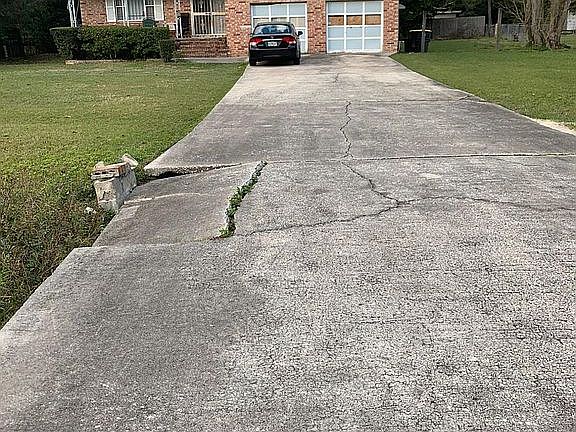 2nd image of 3255 Clyde Dr