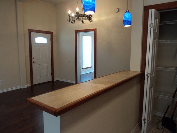 4th image of 510 W May St