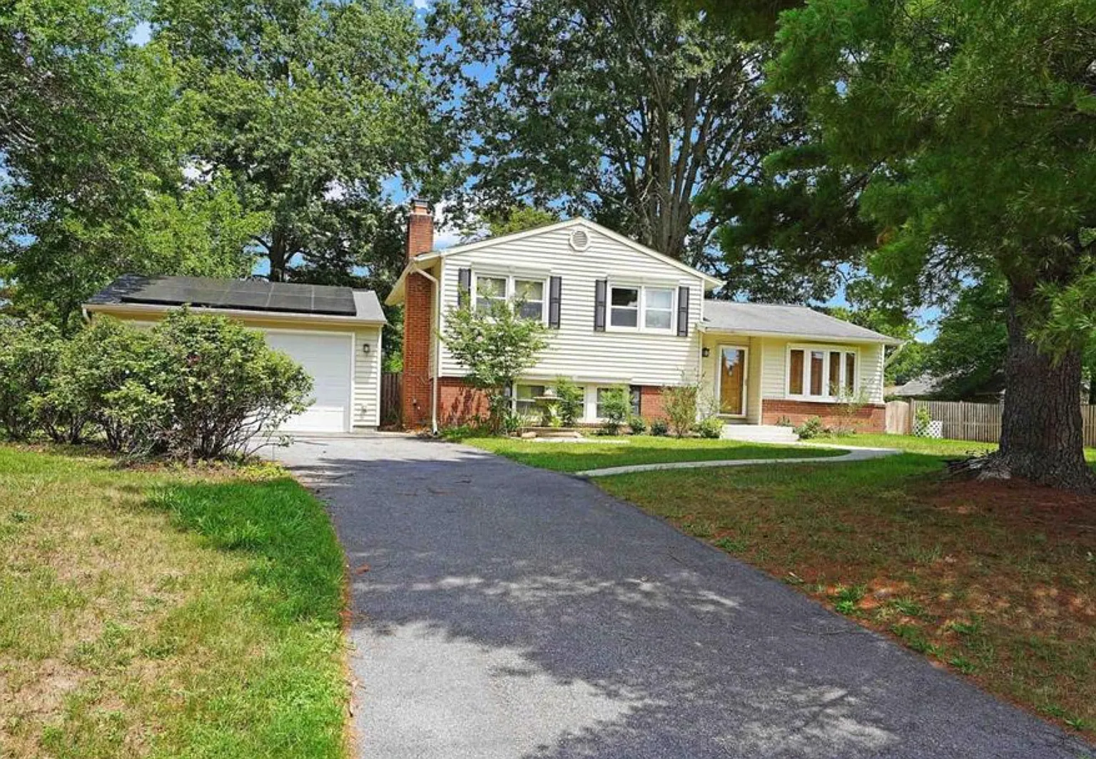 2 bed, 1.5 bath, 1473 sqft, $3,200 — Photo 2