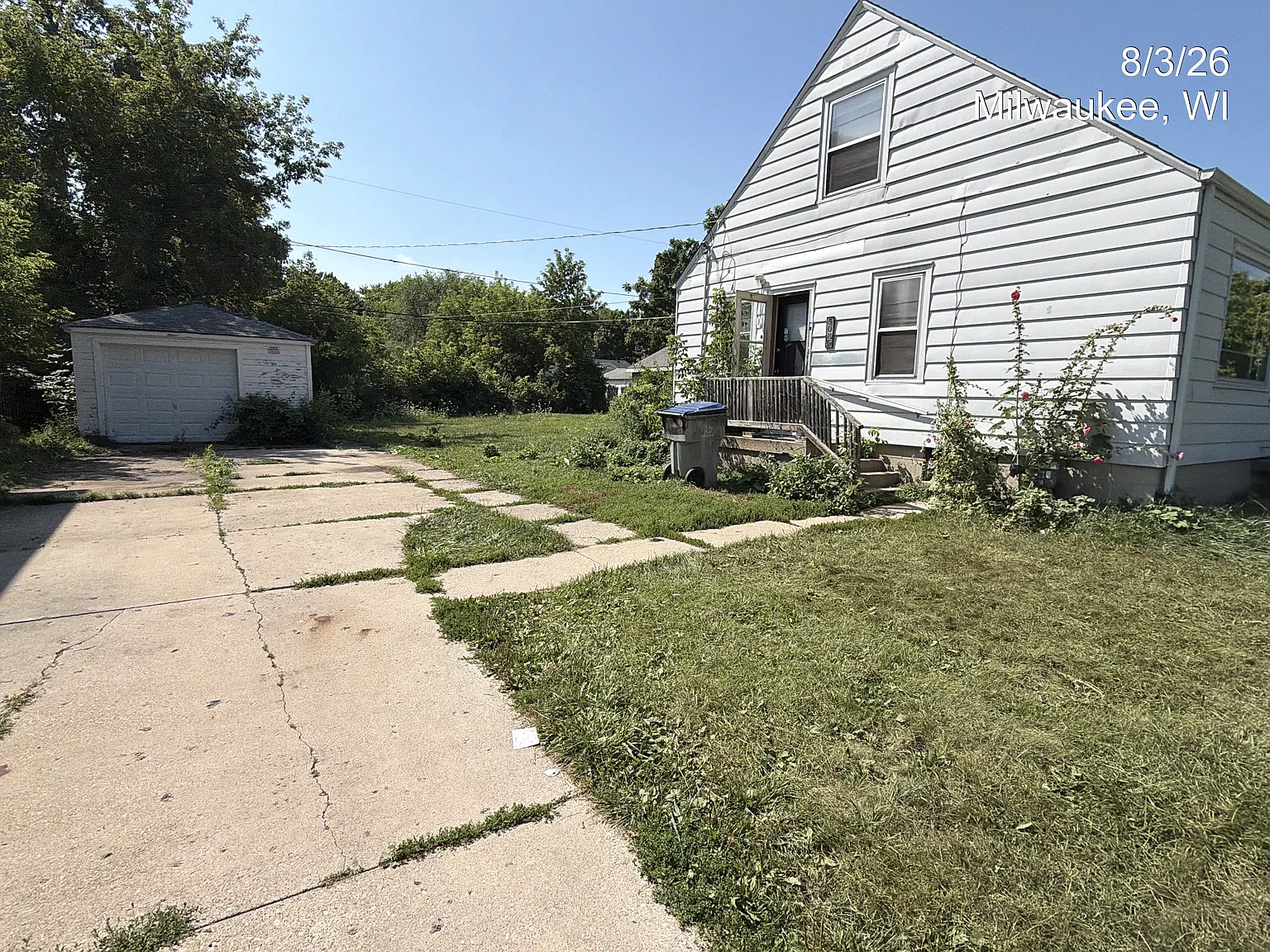 4 bed, 996 sqft, $1,800 — Photo 2