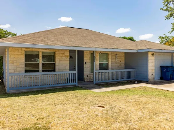 320 Patriot Dr, Kerrville, TX 78028