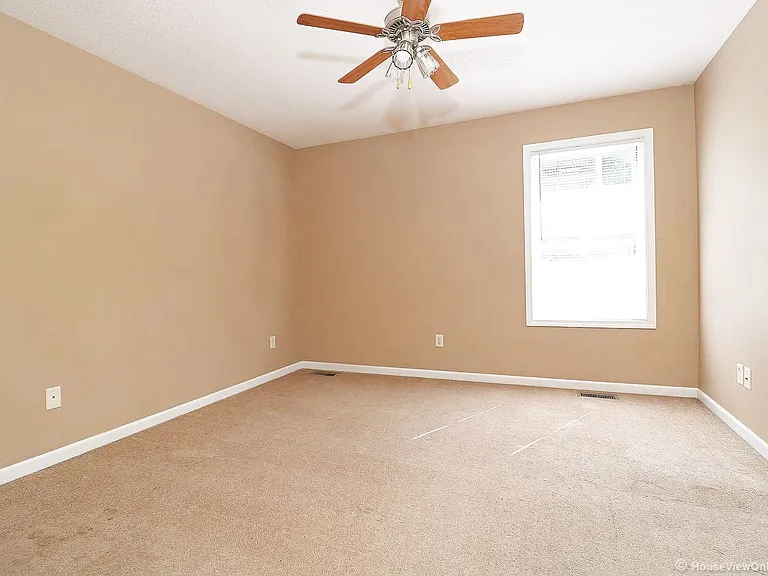 1936 Emily Ct — Photo 11