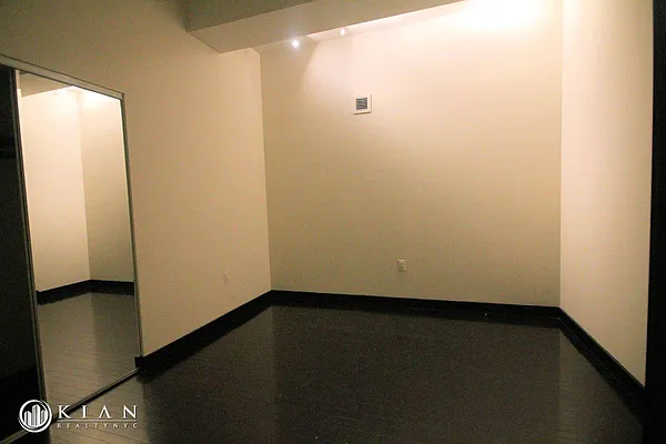 Rented by Kian Realty | media 11