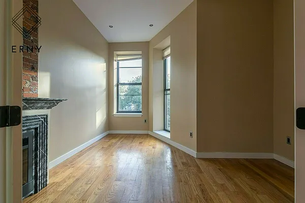 Rented by ERNY LLC | media 5