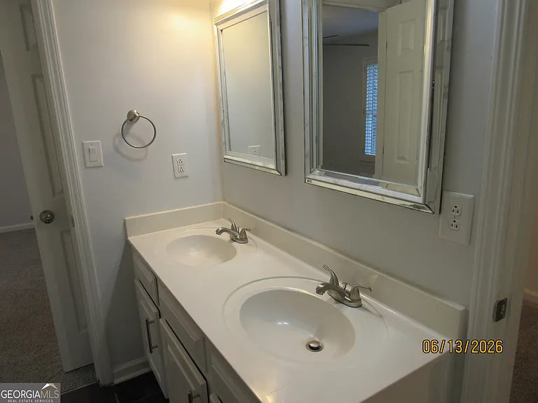 115 Sutton Ct — Photo 25