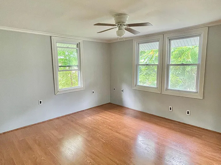 250 Elwyn Ave — Photo 5
