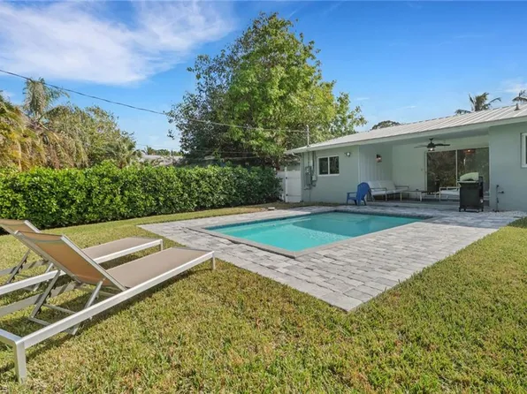 709 93rd AVE N, NAPLES, FL 34108