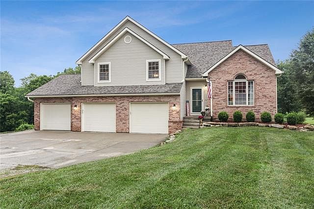 1st image of 26 Village Circle Dr