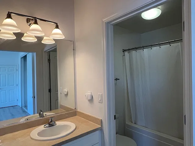 726 Cottage Ct — Photo 11