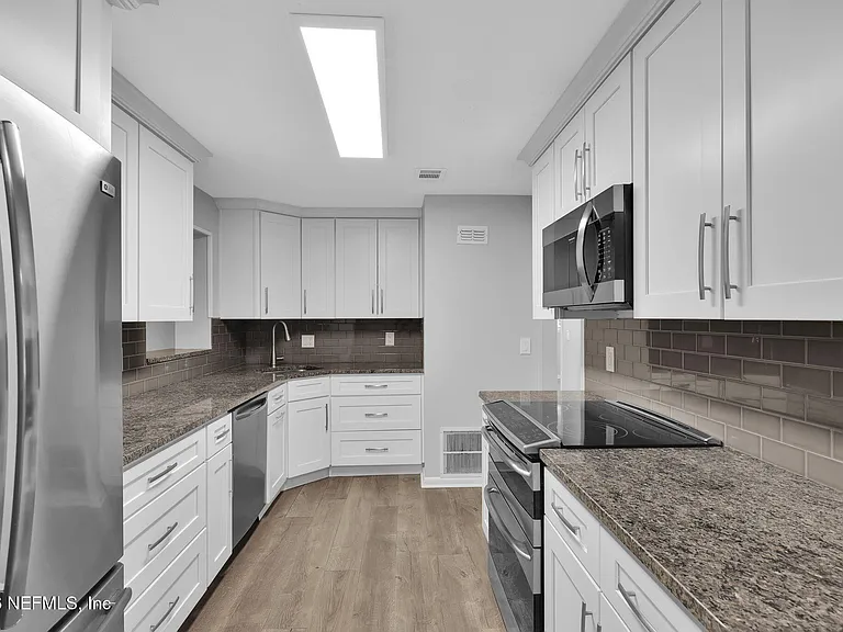 1104 Boca Grande Ave — Photo 11