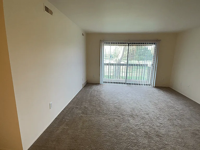 Eastwood Village Apartments — Photo 52