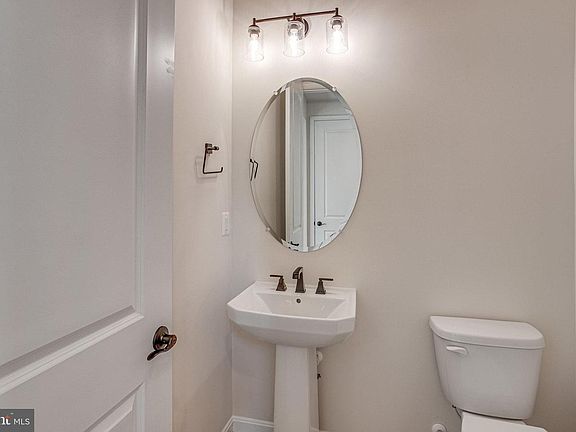 5th image of 2916 White Tail Dr