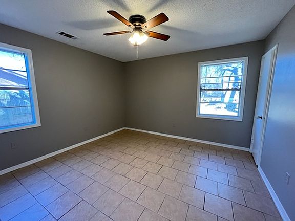5th image of 5250 Caroline Dr