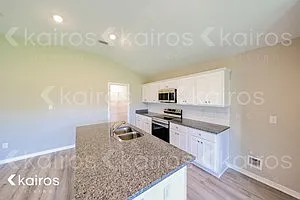4 bed, 3.0 bath, 1987 sqft, $2,295 — Photo 4