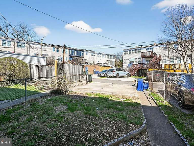 Kentucky Ave SE — Photo 46
