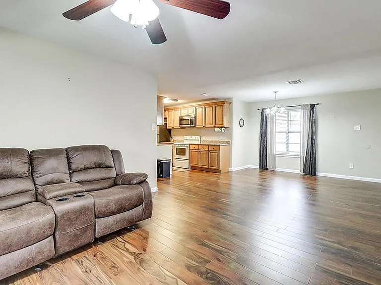 1011 Ennis Joslin 234 — Photo 17