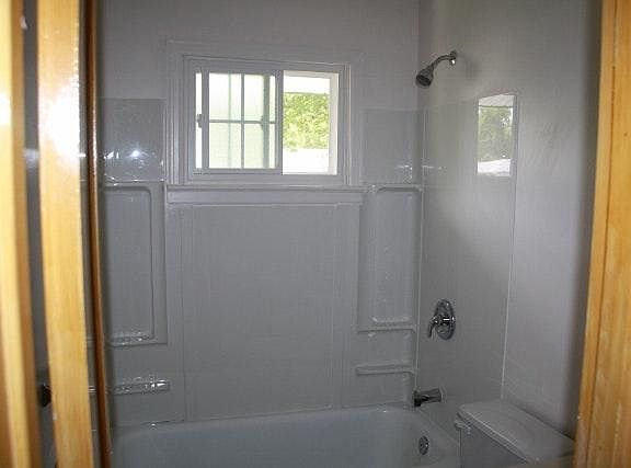 4th image of 1644 N 32nd St