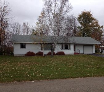 W4716 Apple Ln, Marinette, WI, 54143