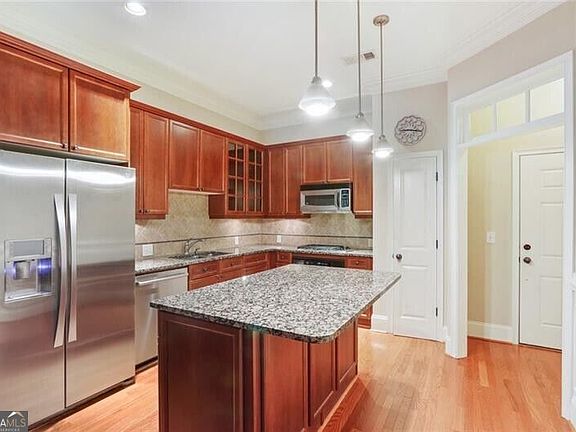 2nd image of 11 Perimeter Ctr E APT 1306