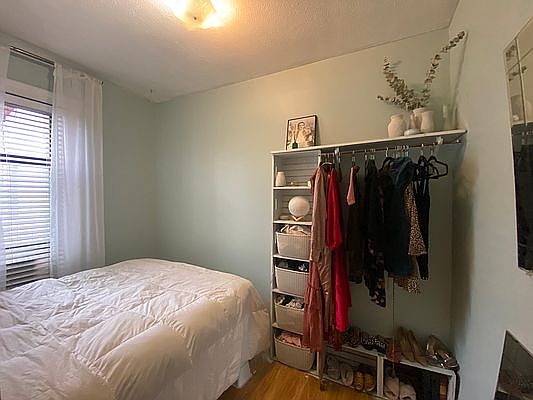 5th image of 3040 32nd St APT 18
