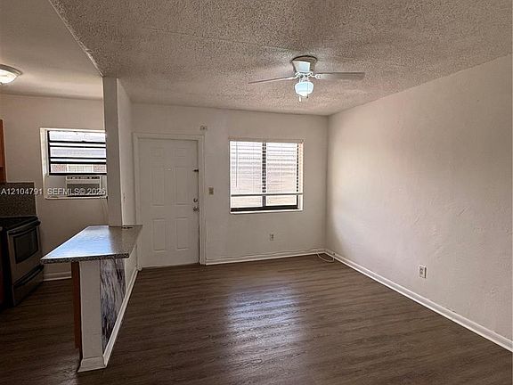 4th image of 20 W 30th St #7