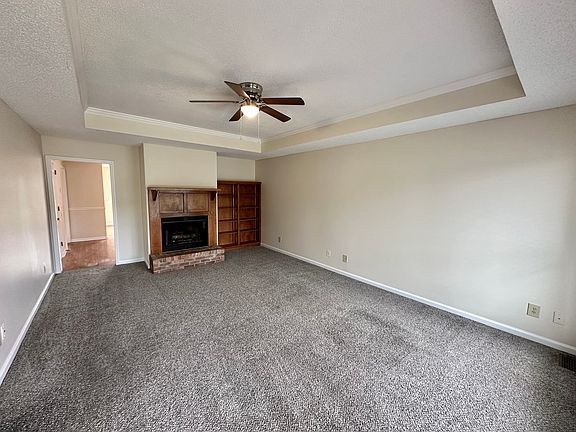 2nd image of 272 Kathleen Ct